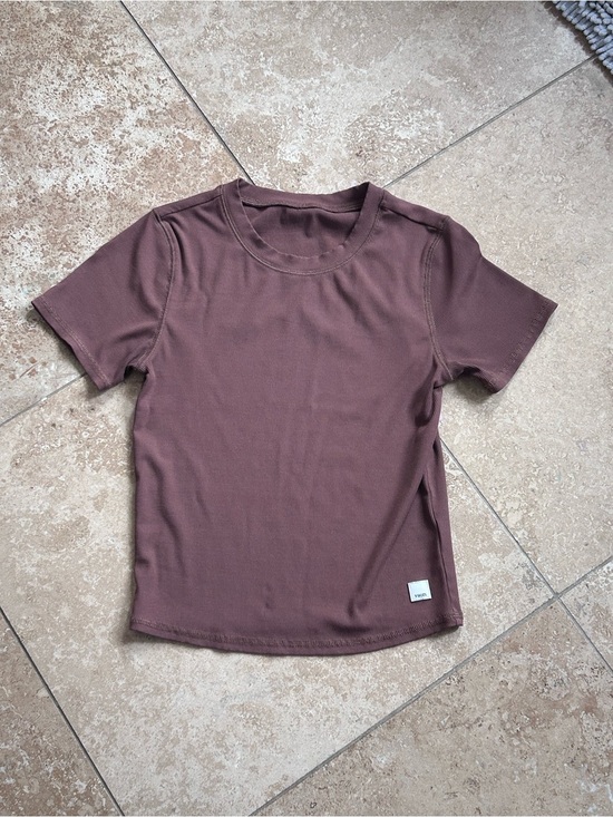 Vuori Tops - Vuori Pose Fitted Tee